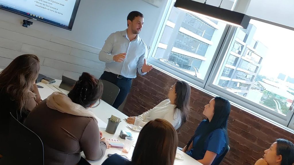 Treinamentos de fim de ano: transforme resultados em planos